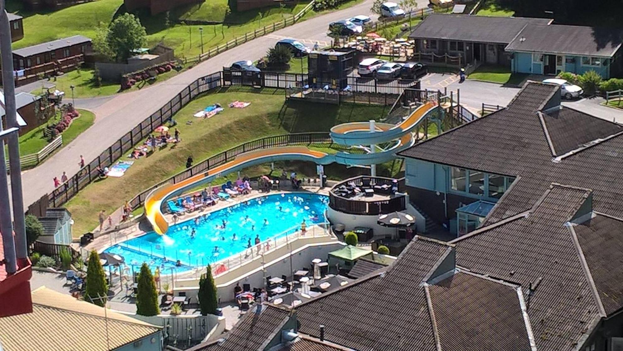 Conkers Lodge For 6 With Hot Tub & Secluded Decking - Spa Resort In Devon Chudleigh ภายนอก รูปภาพ